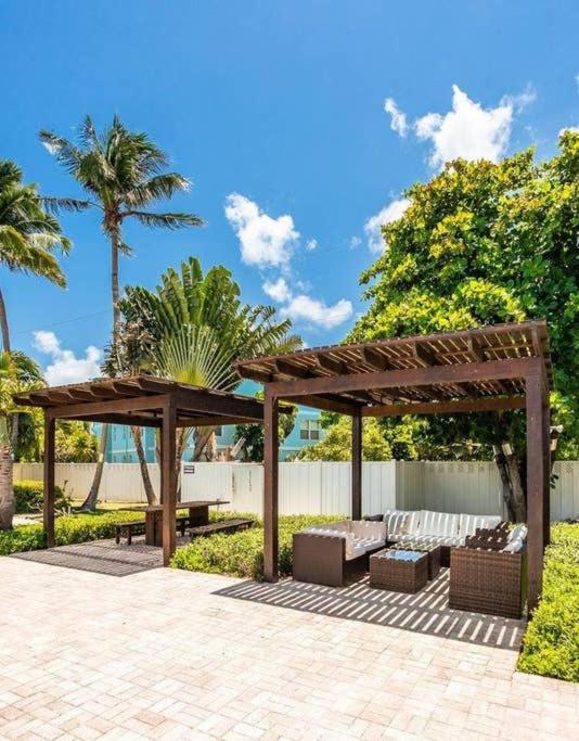 Beach Living At Island Pine Villas ジョージ・タウン エクステリア 写真