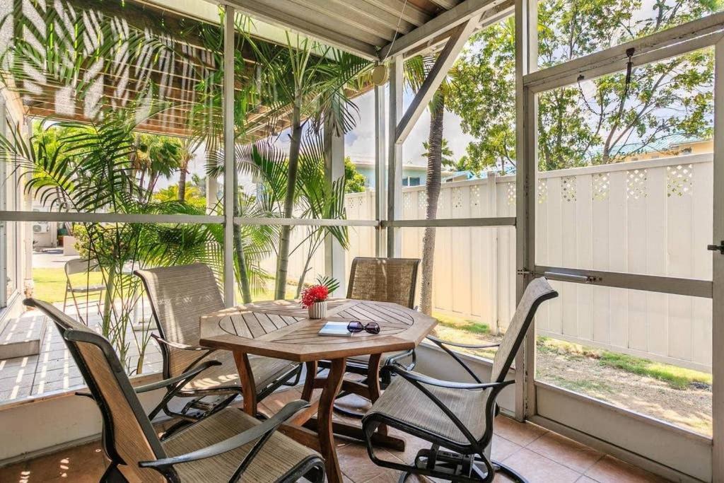 Beach Living At Island Pine Villas ジョージ・タウン エクステリア 写真