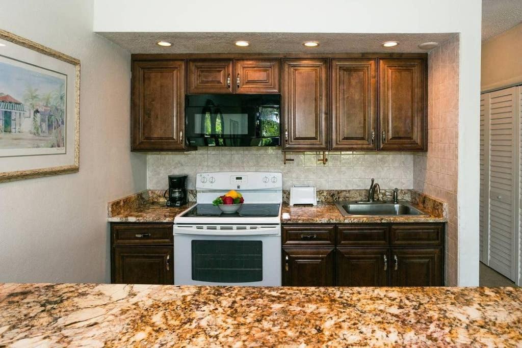 Beach Living At Island Pine Villas ジョージ・タウン エクステリア 写真